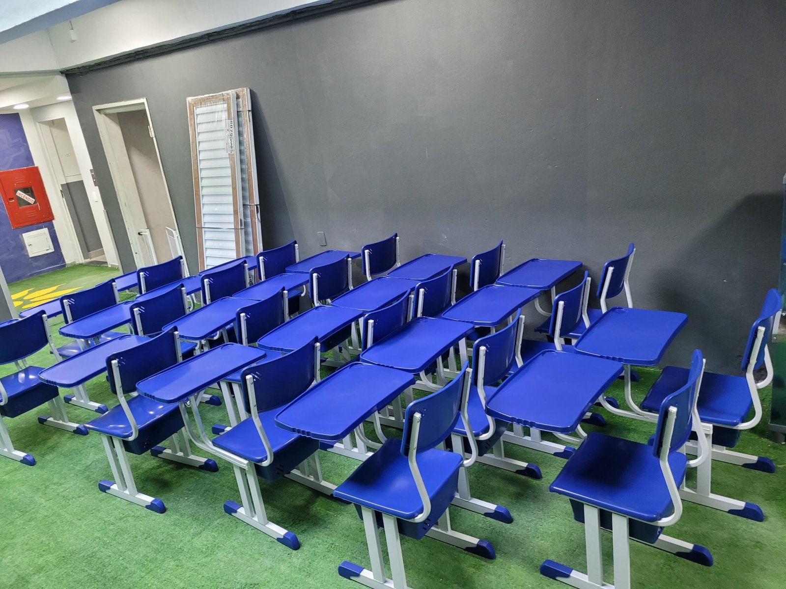 Sala mobiliada pela JB